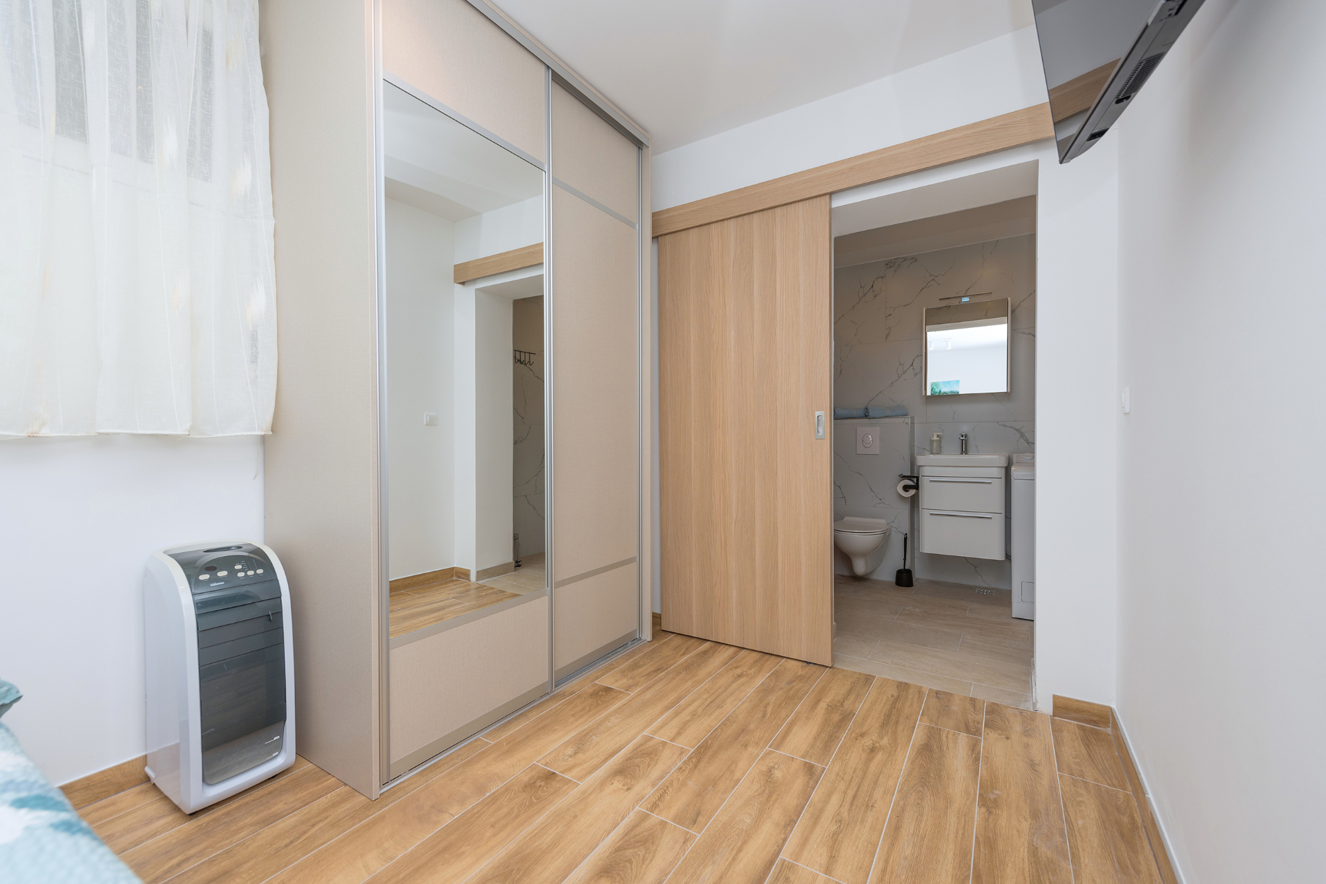 Spavaća soba s garderobnim ormarom A3+2